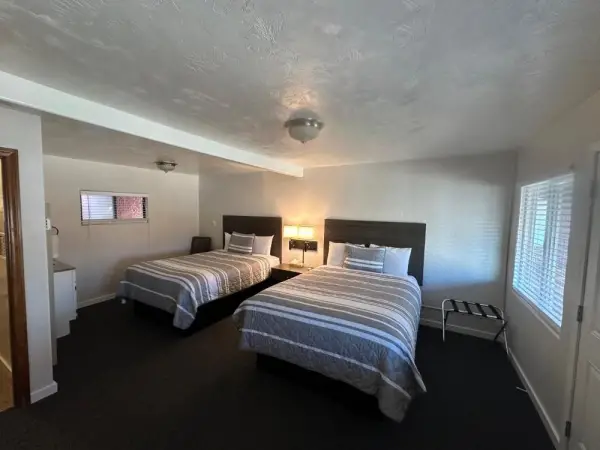 Lee Vining Motel 10